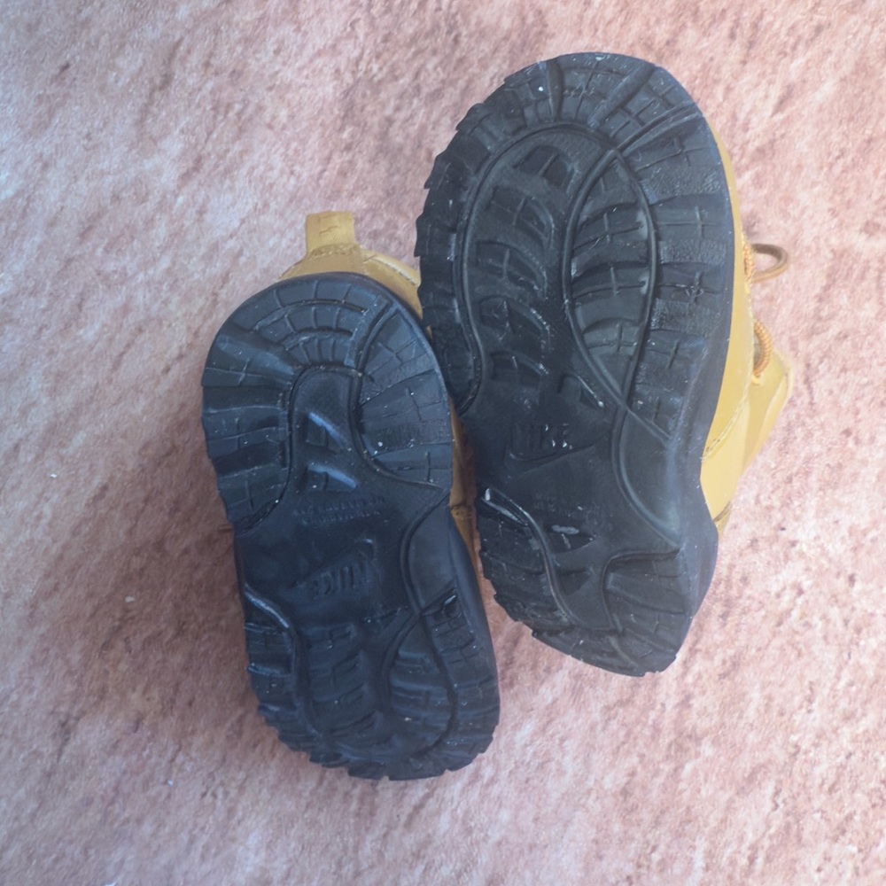 Nike Manoa Toddler Boots - 7C! Like New! - Picture 4 of 6